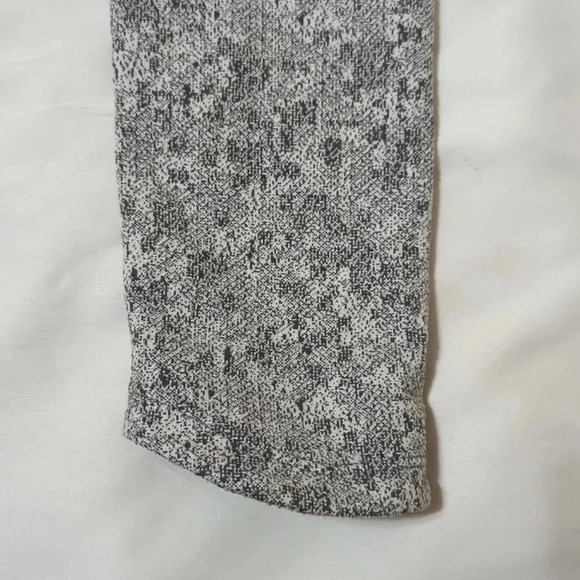 Gymshark Fleur Texture Leggings, Color Charcoal Marl Size XS - Picture 9 of 14